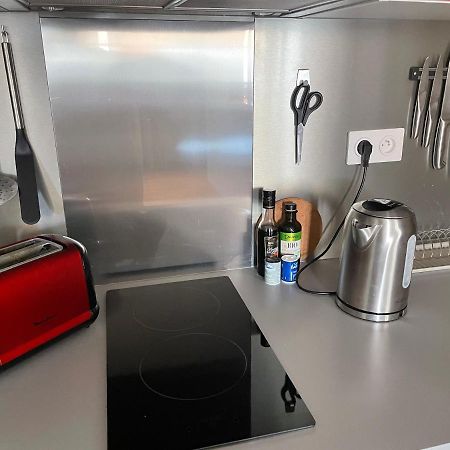 Appartement Mignon Calme Douillet Ascenseur Clim Etage Eleve Proche Parking Et Toutes Commodites Au Coeur Du Toulon Historique Dış mekan fotoğraf