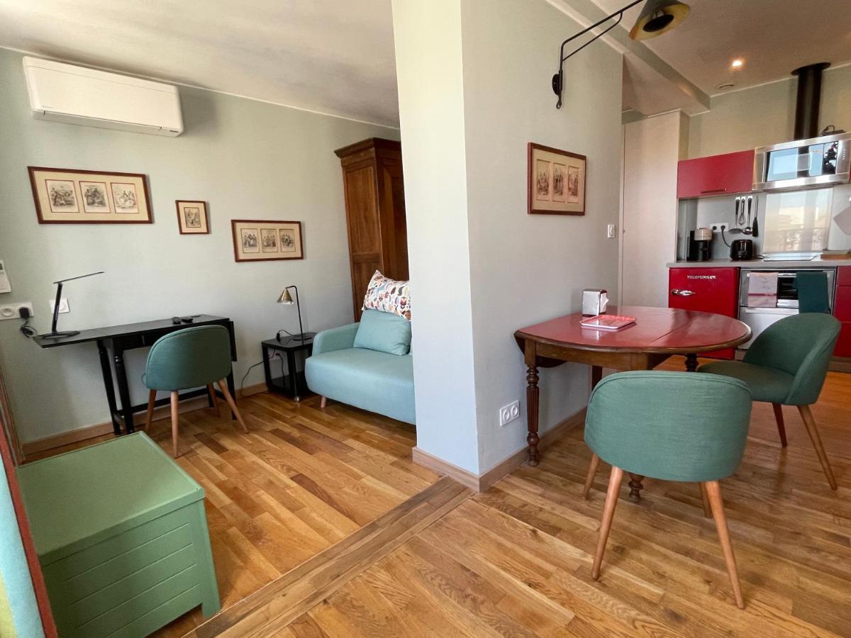 Appartement Mignon Calme Douillet Ascenseur Clim Etage Eleve Proche Parking Et Toutes Commodites Au Coeur Du Toulon Historique Dış mekan fotoğraf