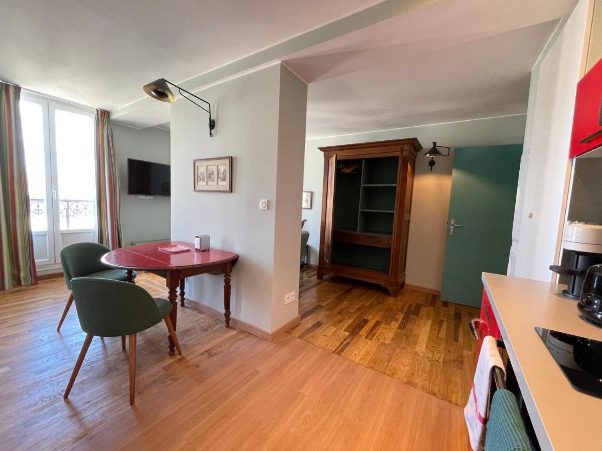 Appartement Mignon Calme Douillet Ascenseur Clim Etage Eleve Proche Parking Et Toutes Commodites Au Coeur Du Toulon Historique Dış mekan fotoğraf