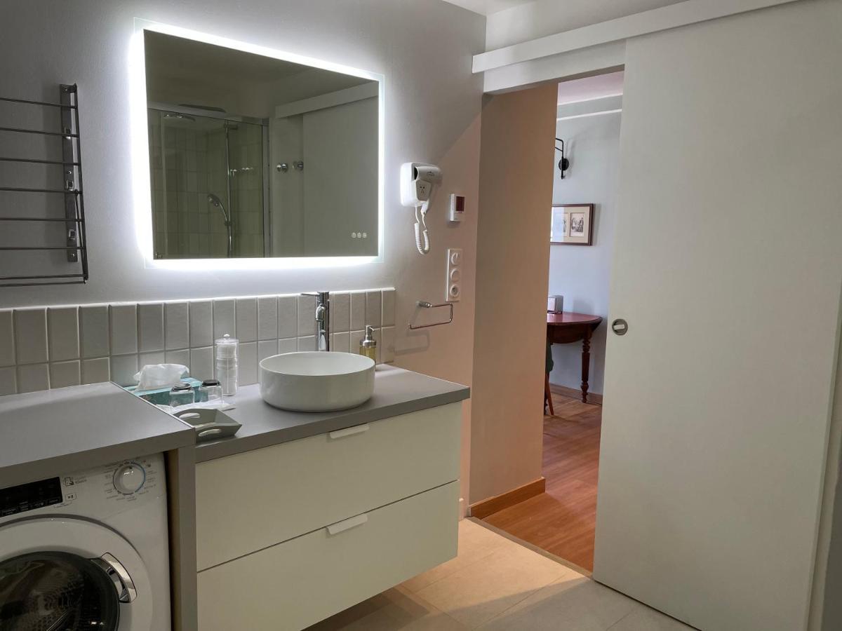 Appartement Mignon Calme Douillet Ascenseur Clim Etage Eleve Proche Parking Et Toutes Commodites Au Coeur Du Toulon Historique Dış mekan fotoğraf