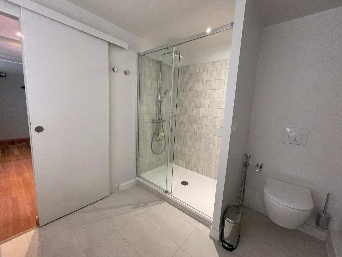 Appartement Mignon Calme Douillet Ascenseur Clim Etage Eleve Proche Parking Et Toutes Commodites Au Coeur Du Toulon Historique Dış mekan fotoğraf