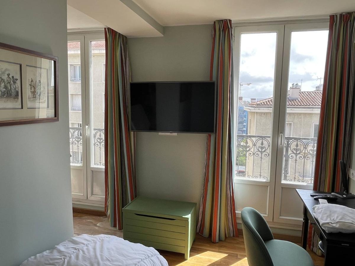 Appartement Mignon Calme Douillet Ascenseur Clim Etage Eleve Proche Parking Et Toutes Commodites Au Coeur Du Toulon Historique Dış mekan fotoğraf