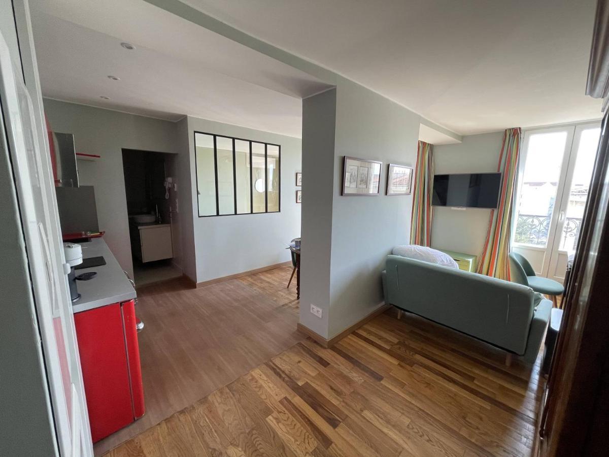 Appartement Mignon Calme Douillet Ascenseur Clim Etage Eleve Proche Parking Et Toutes Commodites Au Coeur Du Toulon Historique Dış mekan fotoğraf