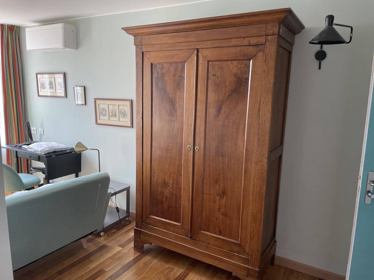 Appartement Mignon Calme Douillet Ascenseur Clim Etage Eleve Proche Parking Et Toutes Commodites Au Coeur Du Toulon Historique Dış mekan fotoğraf