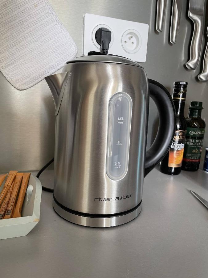 Appartement Mignon Calme Douillet Ascenseur Clim Etage Eleve Proche Parking Et Toutes Commodites Au Coeur Du Toulon Historique Dış mekan fotoğraf