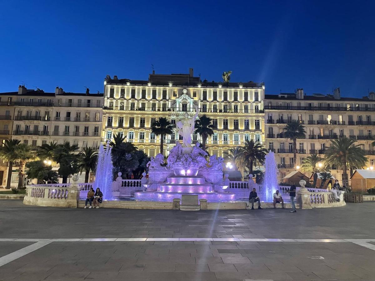 Appartement Mignon Calme Douillet Ascenseur Clim Etage Eleve Proche Parking Et Toutes Commodites Au Coeur Du Toulon Historique Dış mekan fotoğraf
