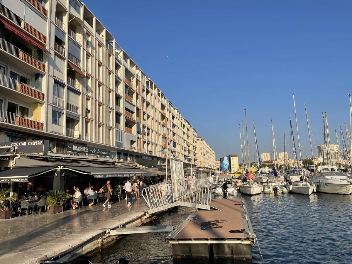 Appartement Mignon Calme Douillet Ascenseur Clim Etage Eleve Proche Parking Et Toutes Commodites Au Coeur Du Toulon Historique Dış mekan fotoğraf