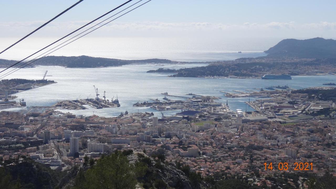 Appartement Mignon Calme Douillet Ascenseur Clim Etage Eleve Proche Parking Et Toutes Commodites Au Coeur Du Toulon Historique Dış mekan fotoğraf