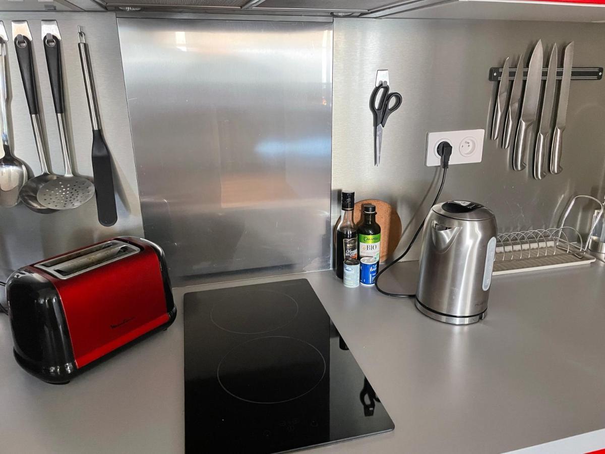 Appartement Mignon Calme Douillet Ascenseur Clim Etage Eleve Proche Parking Et Toutes Commodites Au Coeur Du Toulon Historique Dış mekan fotoğraf