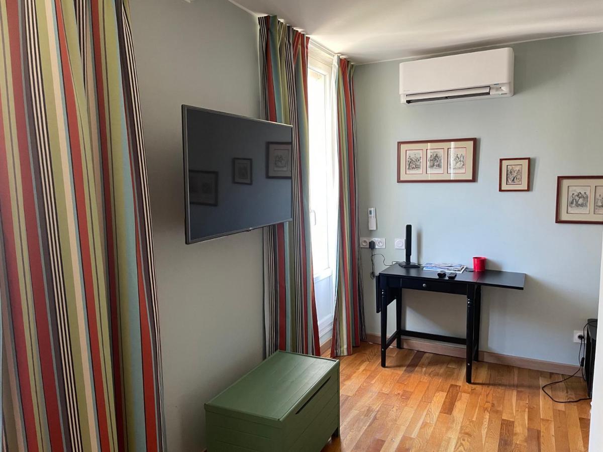 Appartement Mignon Calme Douillet Ascenseur Clim Etage Eleve Proche Parking Et Toutes Commodites Au Coeur Du Toulon Historique Dış mekan fotoğraf