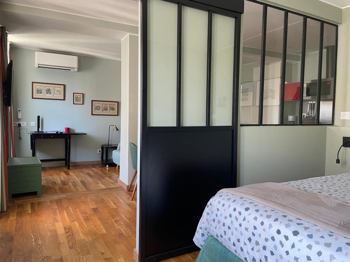 Appartement Mignon Calme Douillet Ascenseur Clim Etage Eleve Proche Parking Et Toutes Commodites Au Coeur Du Toulon Historique Dış mekan fotoğraf