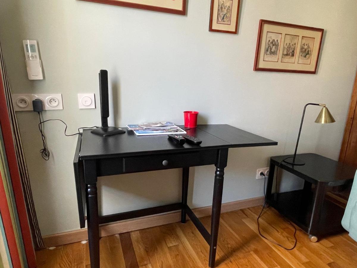 Appartement Mignon Calme Douillet Ascenseur Clim Etage Eleve Proche Parking Et Toutes Commodites Au Coeur Du Toulon Historique Dış mekan fotoğraf