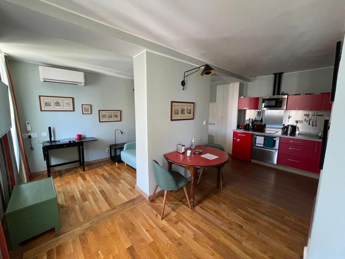 Appartement Mignon Calme Douillet Ascenseur Clim Etage Eleve Proche Parking Et Toutes Commodites Au Coeur Du Toulon Historique Dış mekan fotoğraf